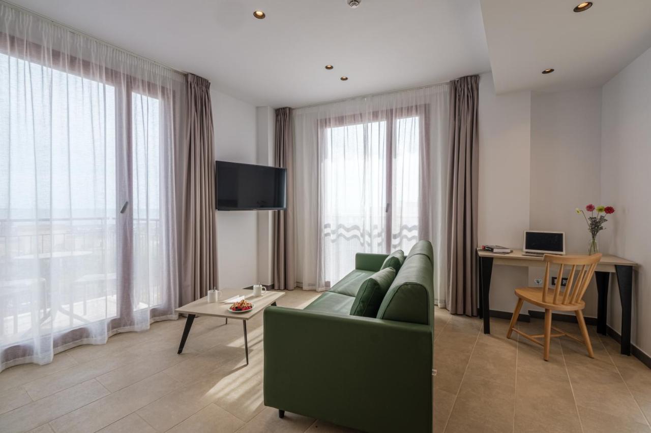 Tgna Reial 1 Apartment Tarragona Bagian luar foto